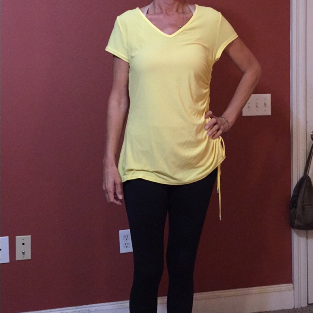 Yellow top - Picture 3 of 4